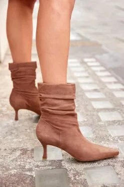 Next Signature Mittelhohe Lederstiefel Mit Kitten-Heel-Absatz -Winterschuhe Verkaufs-Shop T86 332s3